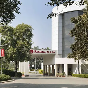 Ramada Plaza By Wyndham Jhv ***** Varanasi