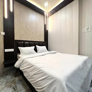 Hotel Durga P Near Harishchandra Ghat